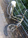 kaputtes fahrrad im humboldthain (juli 2010)