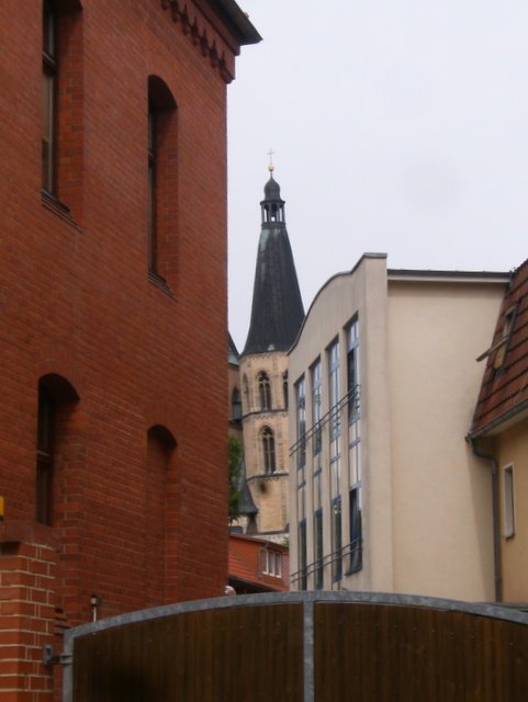 schiefer kirchturm (juli 2011)