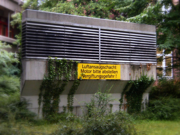 Hinweis auf dem Campus des Krankenhaus Westend - Juni 2008