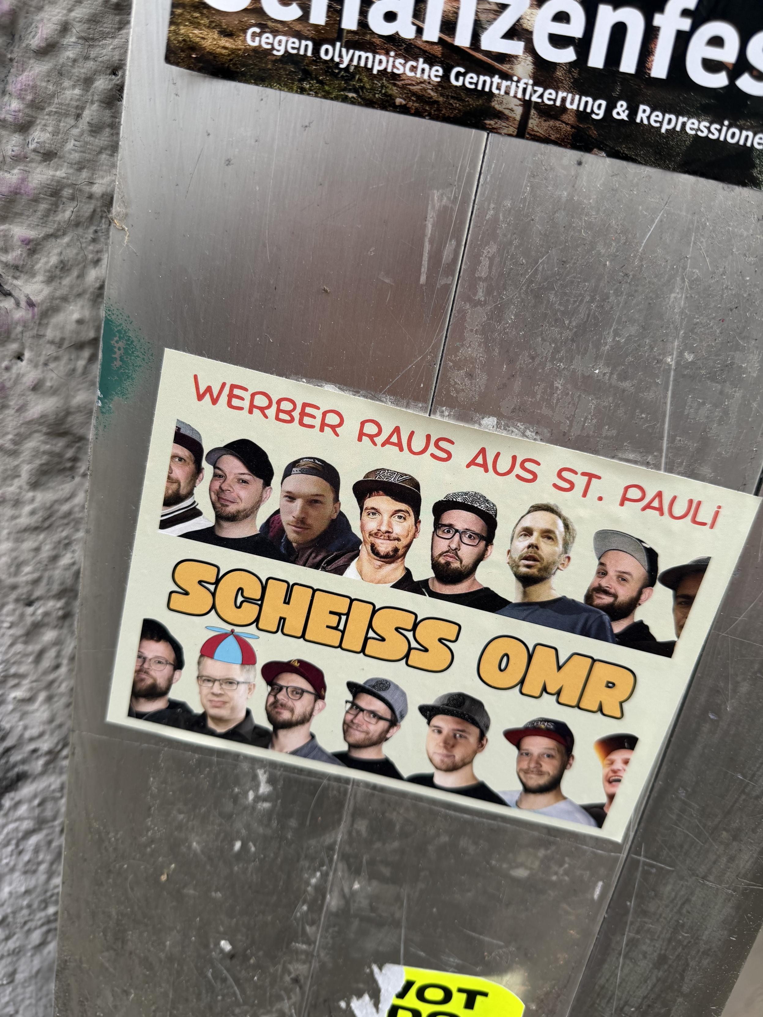 Ein Sticker mit der Aufschrift "Werber raus aus St. Pauli - Scheiss OMR"
