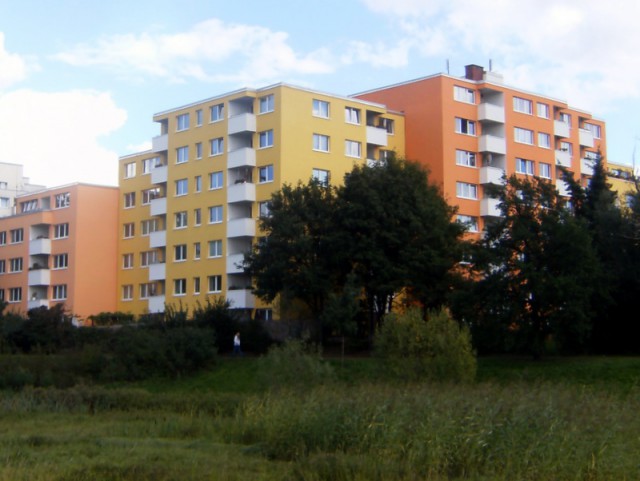 Häuser am Pankebecken im September 2010